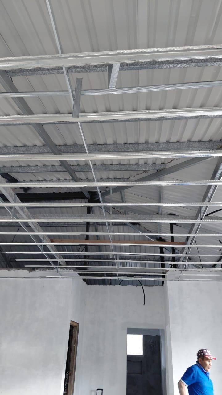 Estructura metálica para instalación de cielo falso