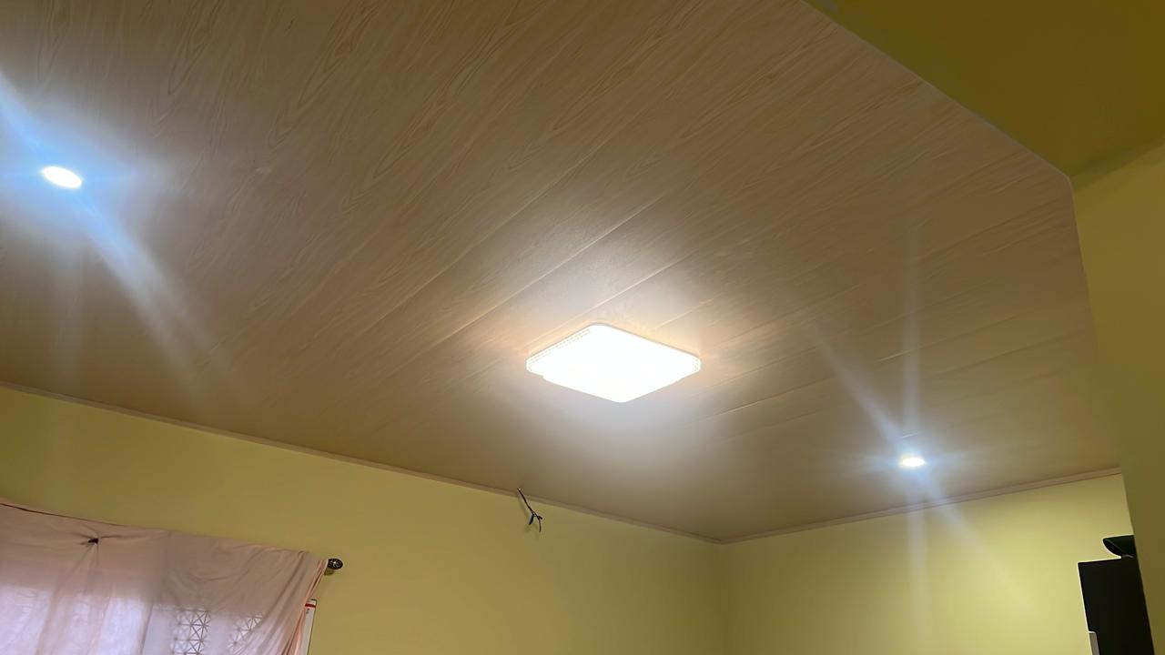 Cielo PVC terminado con iluminación